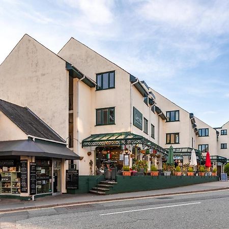 Luxury 2 Bed Room Lake View Apt Bowness Parking Bagian luar foto